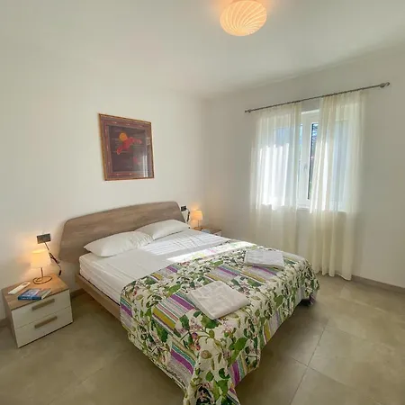 펜션 Paradiso-boschetto Mit Pool