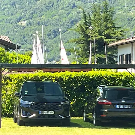 Paradiso-boschetto Mit Pool