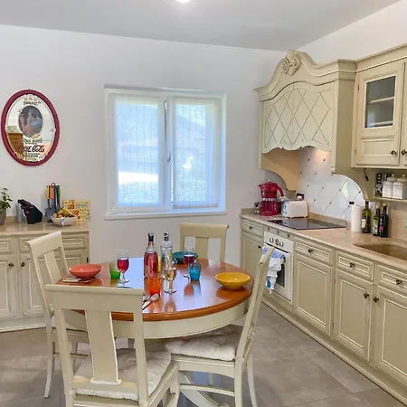 Paradiso-boschetto Mit Pool Feriehus